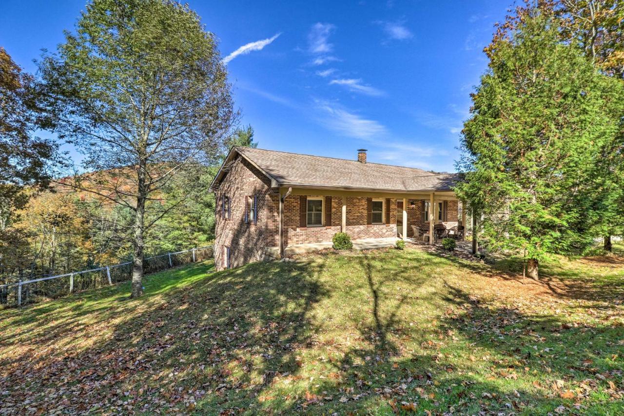 Welcoming Boone Getaway Near Hiking And Skiing! エクステリア 写真