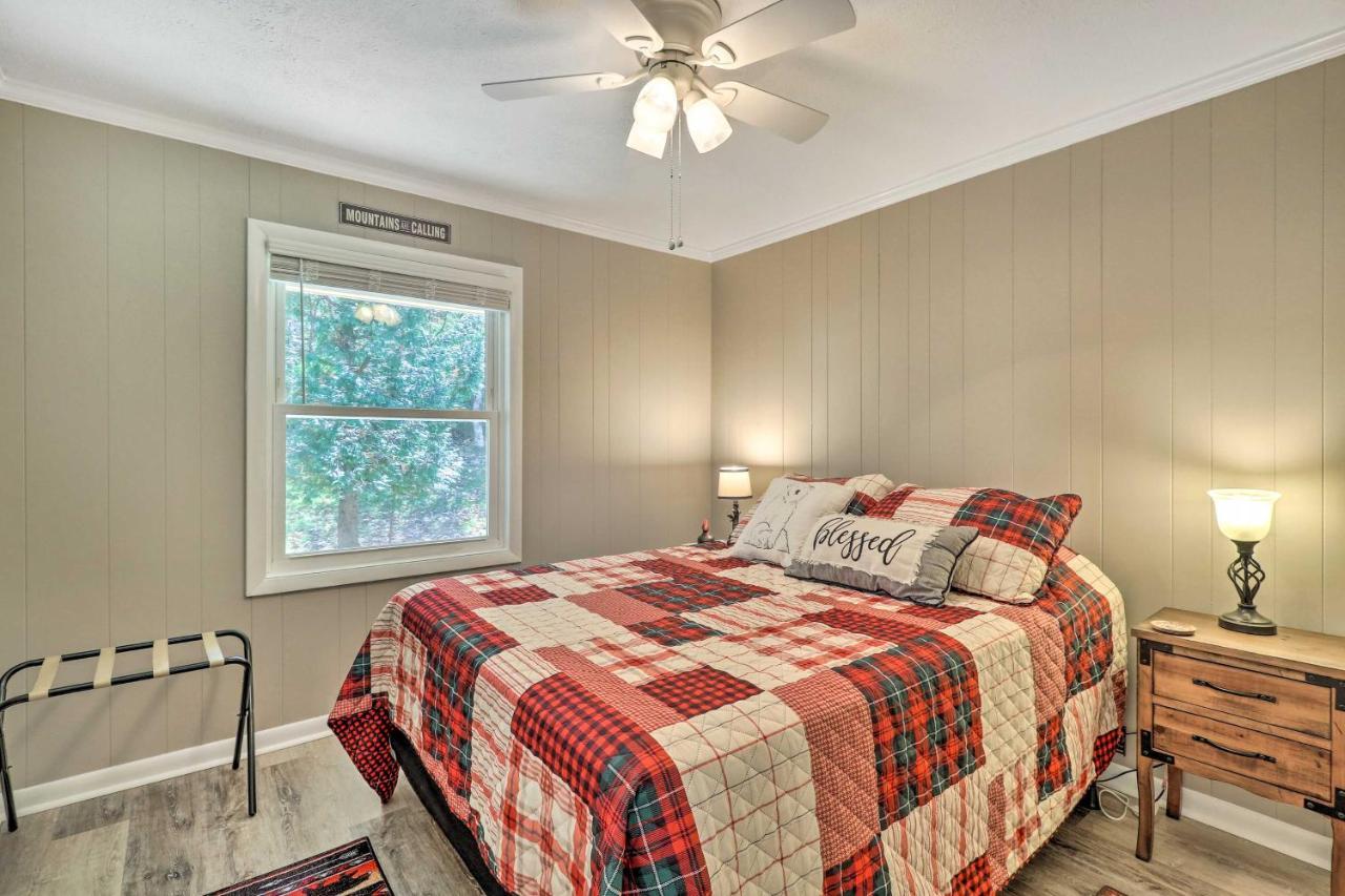 Welcoming Boone Getaway Near Hiking And Skiing! エクステリア 写真